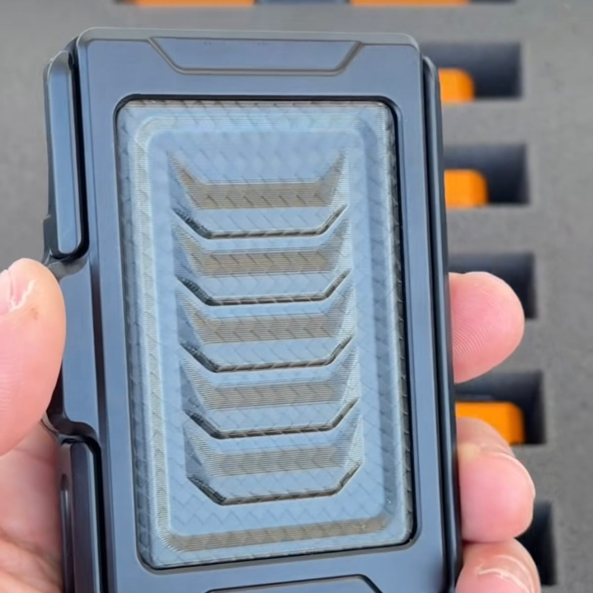 MC10 - Carbon Series